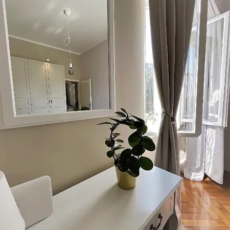 With Spacious Terrace Floramy Apartmán