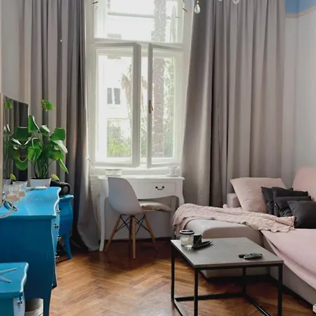 Apartmán With Spacious Terrace Floramy *